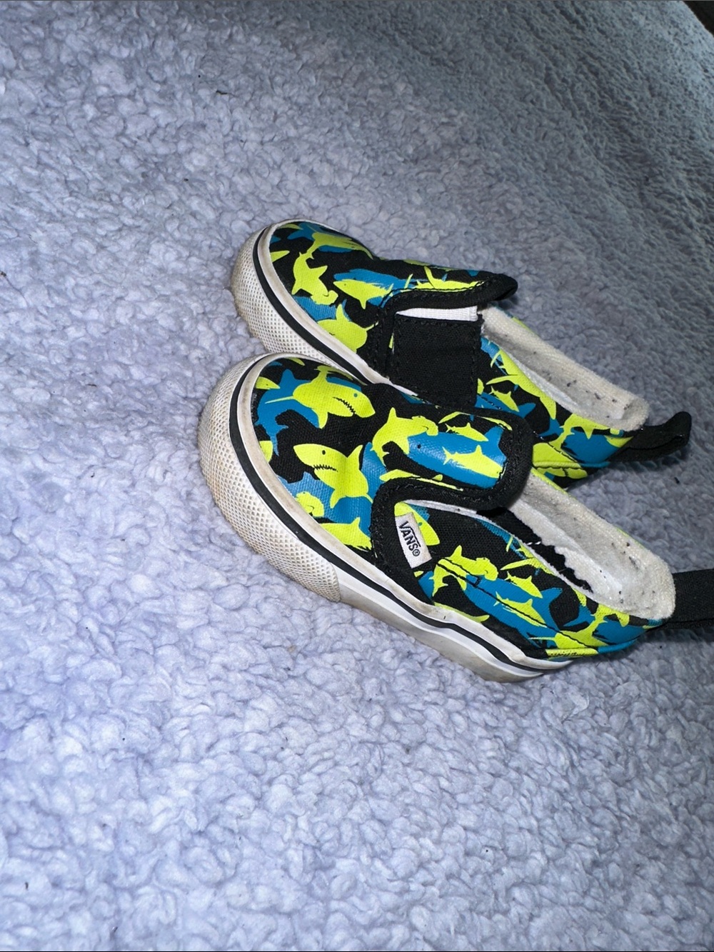 Vans Kids Slip-On Shark Print Sneakers - Blue & Neon Yellow